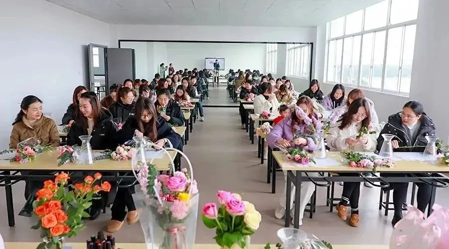 花开十里，美丽如你 | XPJ储能举办三八妇女节艺术DIY活动